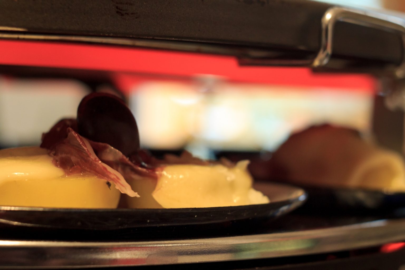 Urknall's Metamorphose im Raclette